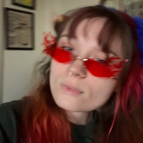 Meet your Posher, Megan - Picture 1 of 1